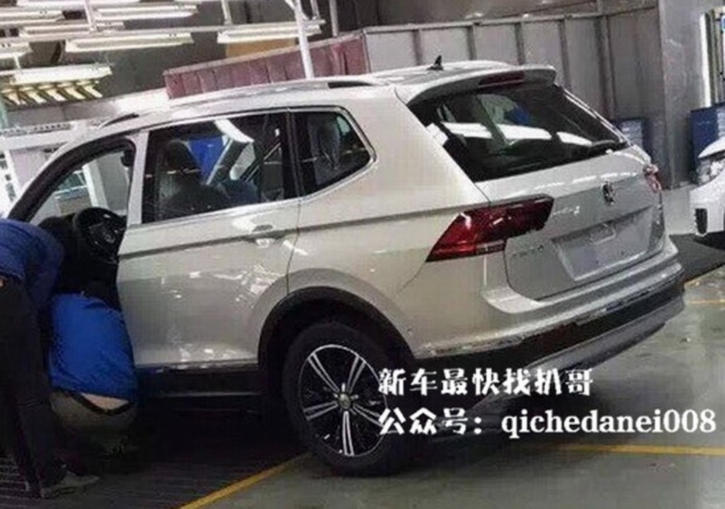 VW Tiguan XL spionat