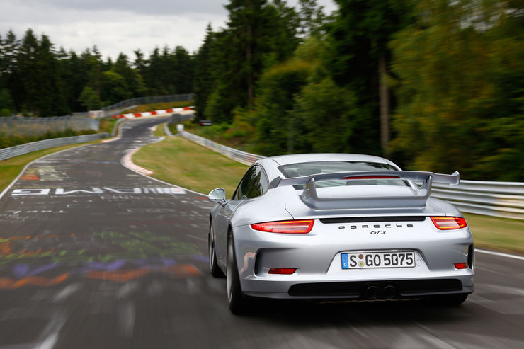 Porsche-911-GT3-Heckansicht-fotoshowBig-ee428e4c-734571