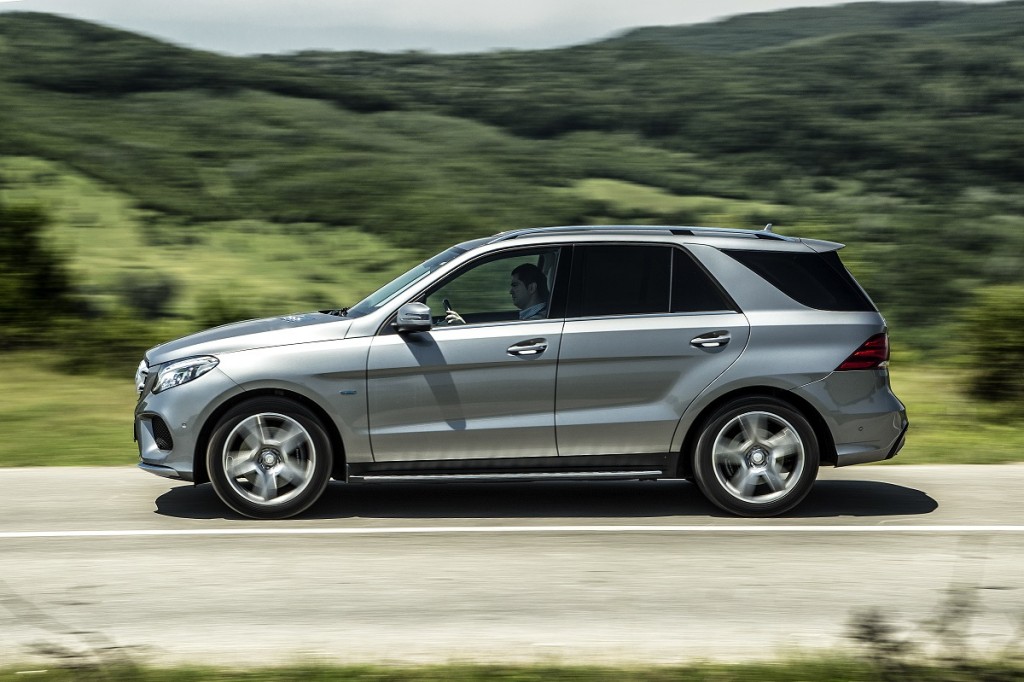 Mercedes-Benz GLE 500 e vs Audi Q7 e-tron (7)