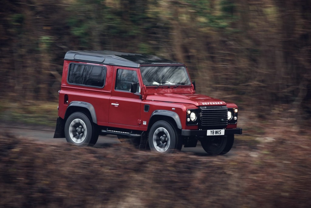 Land Rover Defender Works V8 (2)