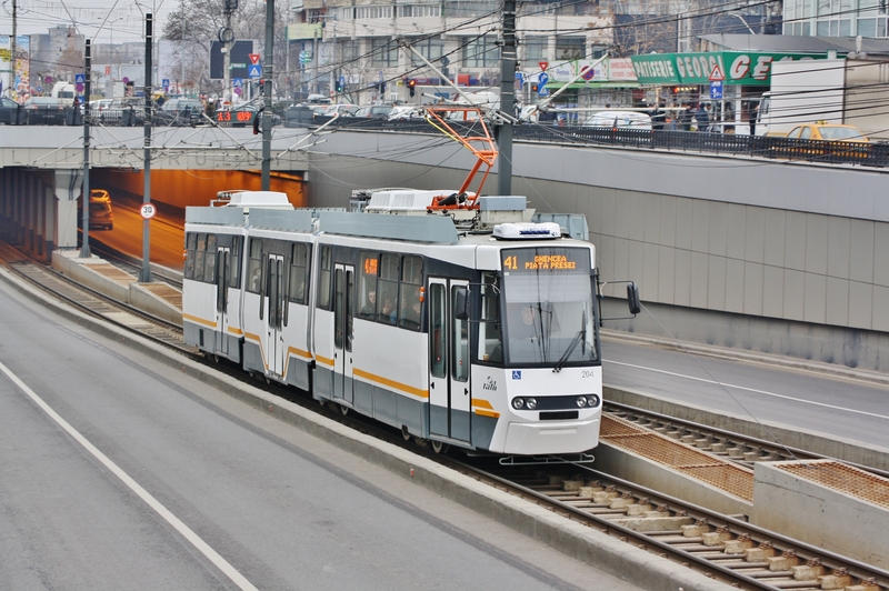 tramvai Firea bicicliști