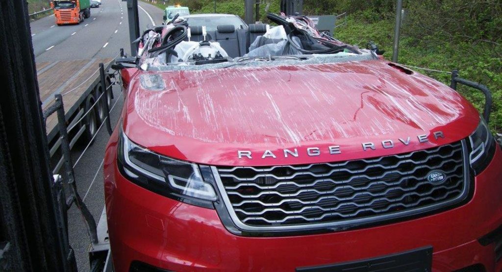 Range Rover Velar accident