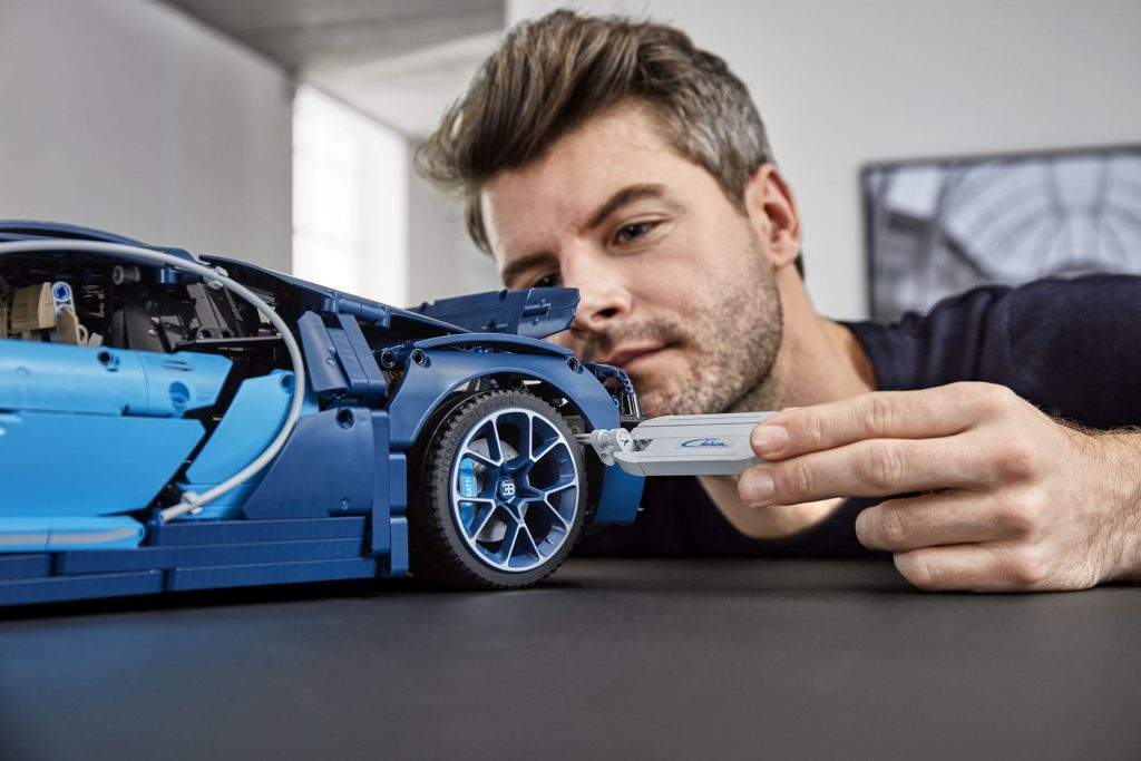 Bugatti Chiron LEGO Tehnic (9)