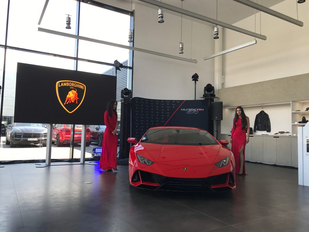 Premieră națională a Huracán EVO la showroomul Lamborghini București, recent renovat