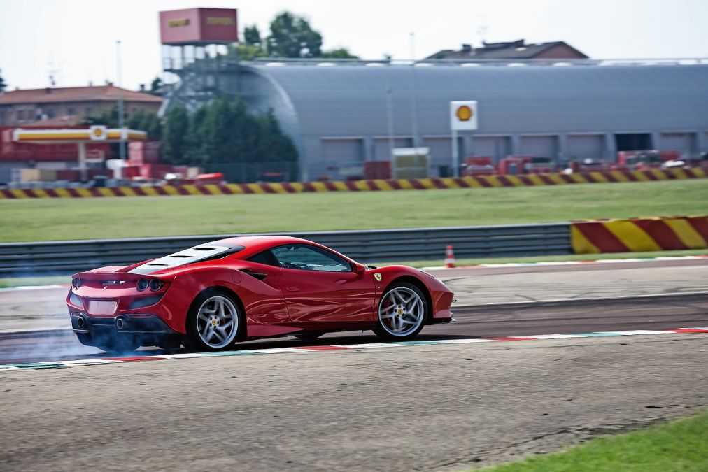 test Ferrari F8 Tributo 2020