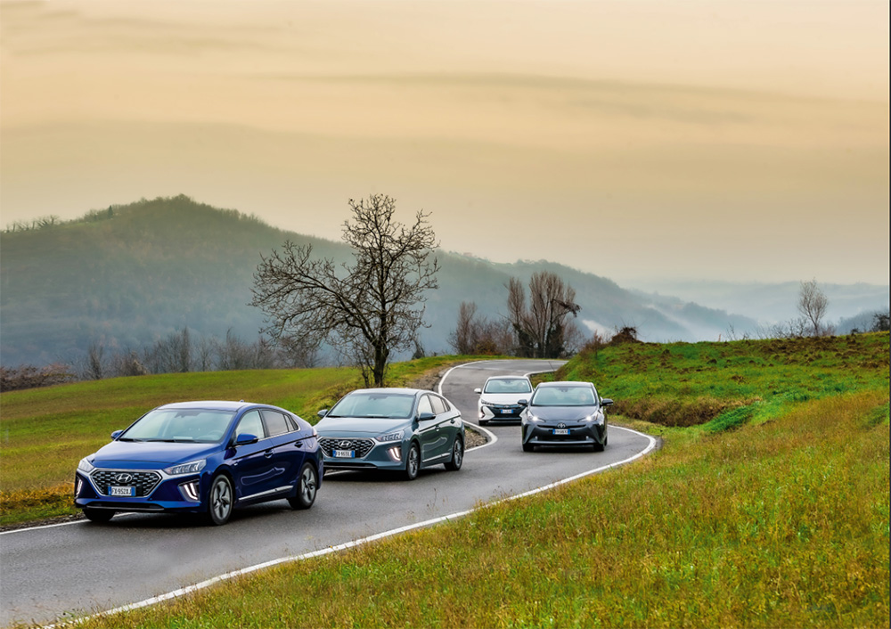 Deschidere Ioniq vs Prius