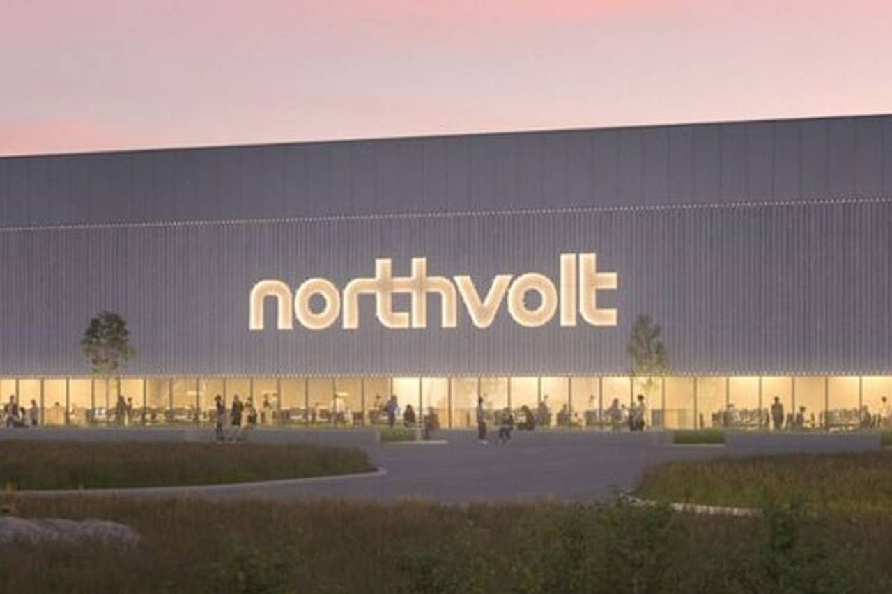 Northvolt va întrerupe o parte din producție și reduce personalul pe fondul declinului vehiculelor electrice