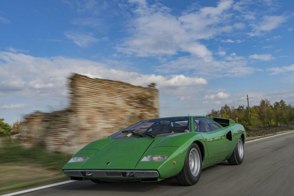 Lamborghini Countach LP-400 AutoExpert