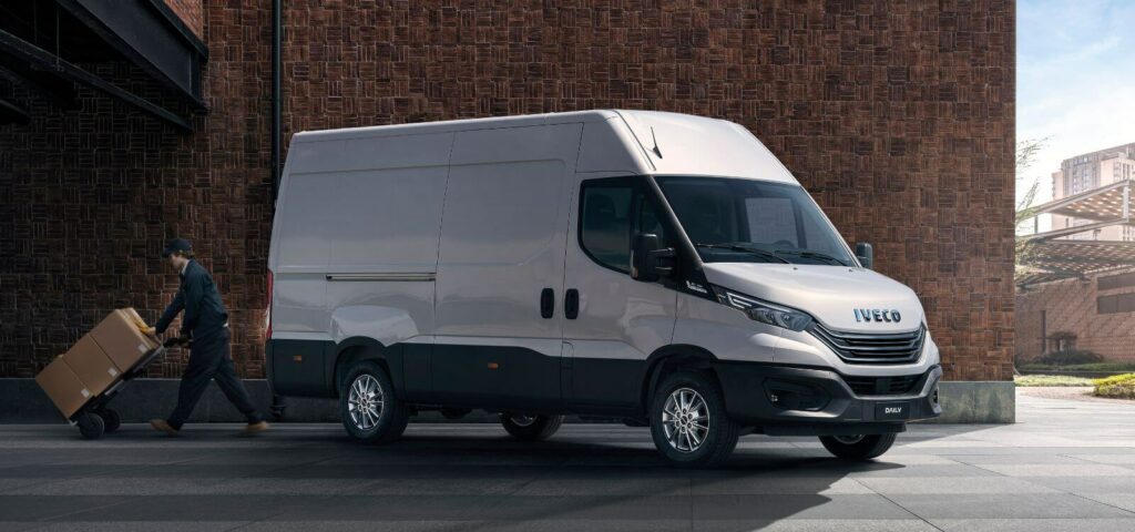 De ce autoutilitara IVECO Daily este indispensabilă pentru succesul afacerilor de transport