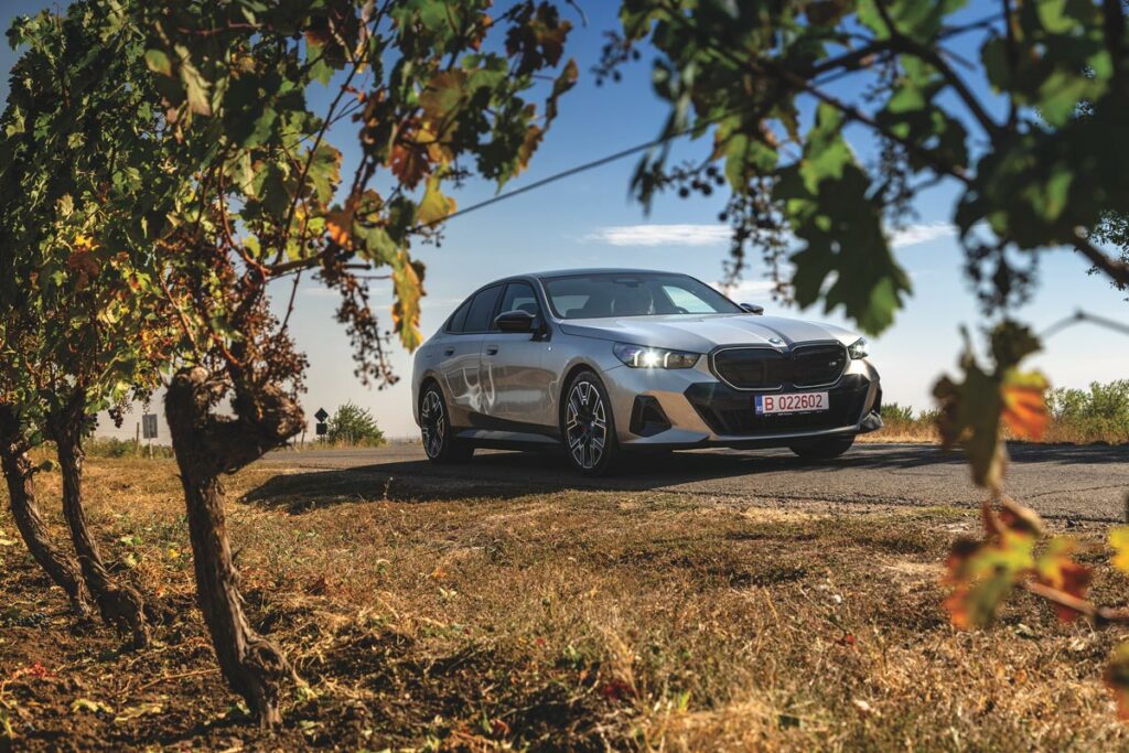 BMW sedan electric AutoExpert