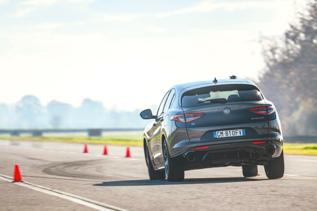 Deschidere test stabilitate Alfa Romeo Stelvio